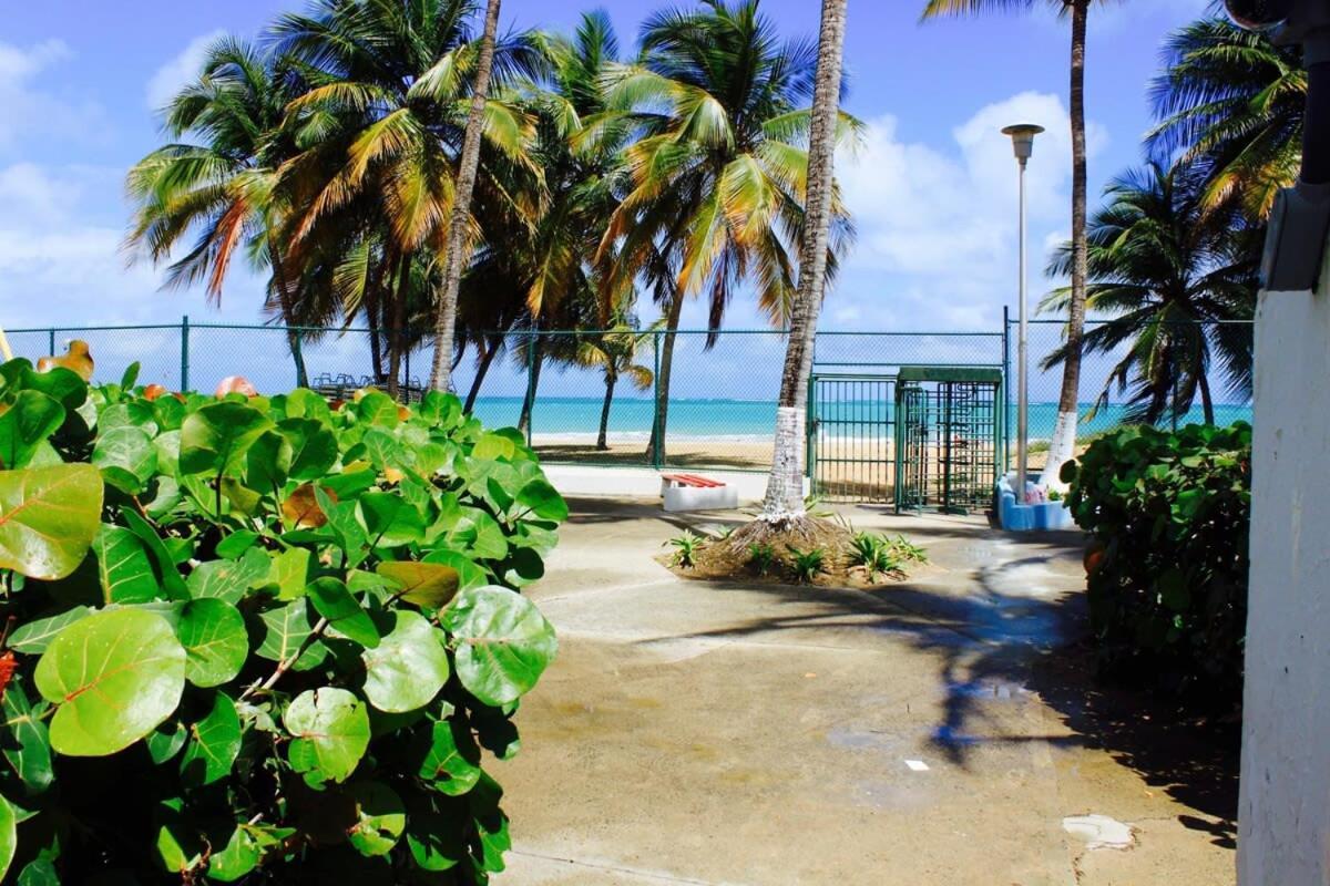 2Br Gem Ocean Front Building Isla Verde Beach Сан Хуан Екстериор снимка