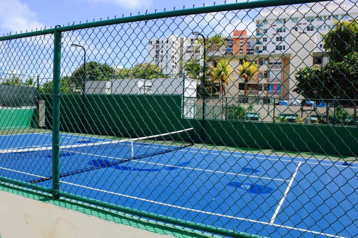 2Br Gem Ocean Front Building Isla Verde Beach Сан Хуан Екстериор снимка